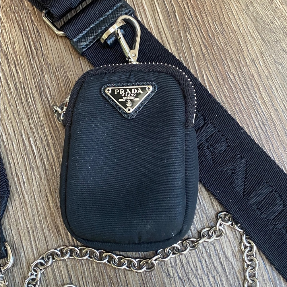 Black Prada Re-Edition 2005 Shoulder Bag - Picture 9 of 16